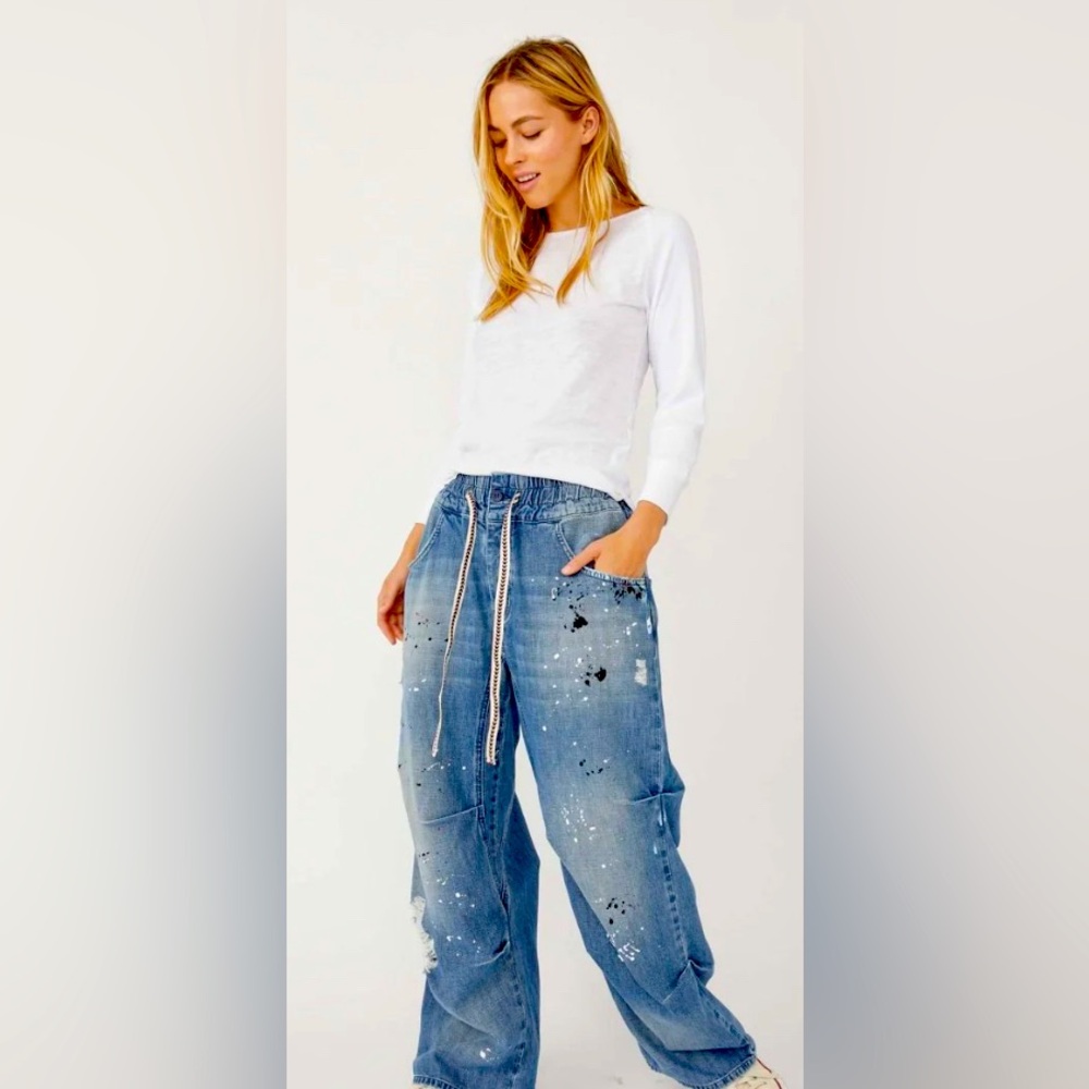 SUPER COMFY free people modern love paint splatter jeans! HARD TO FIND!